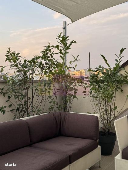 Apartament cu 3 camere semidecomandat, mobilat în Vitan