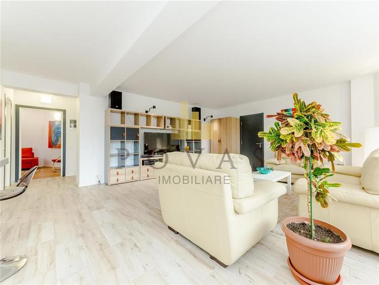 Apartament cu 3 camere semidecomandat, mobilat în Iancu Nicolae