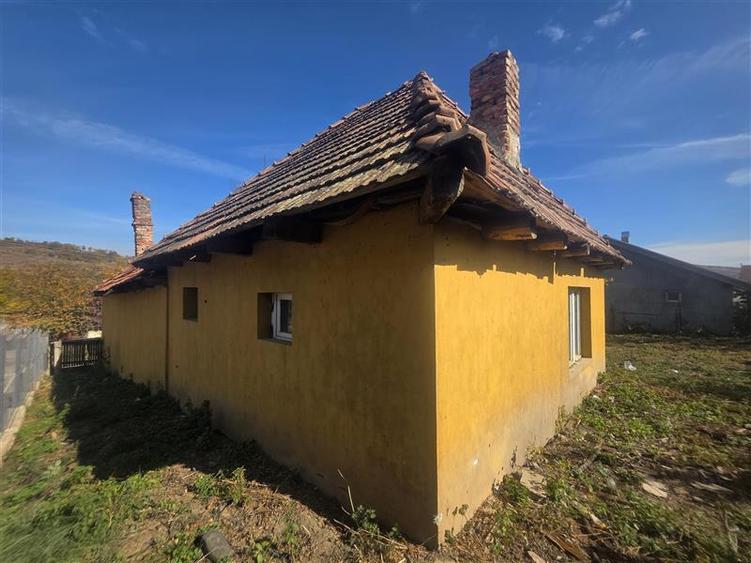 Casă cu 2 camere cu Teren 400 Mp în Voiniceni