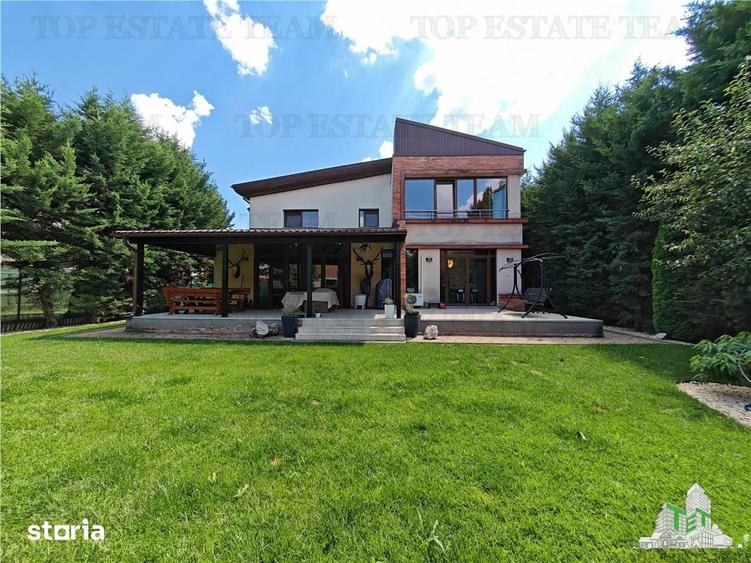 Casă cu 6 camere cu Teren 1000 Mp în Corbeanca