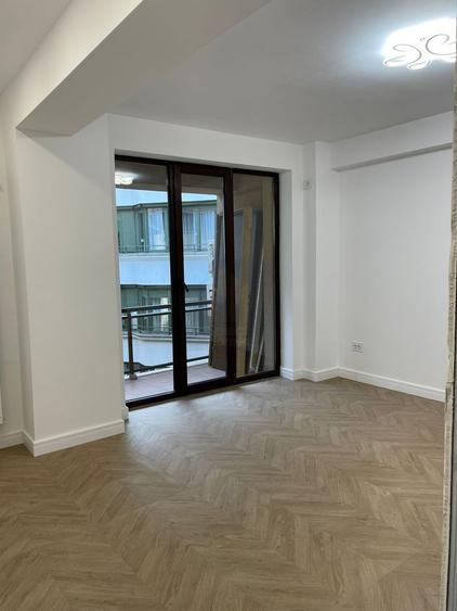 Apartament cu 4 camere decomandat în Arcul de Triumf