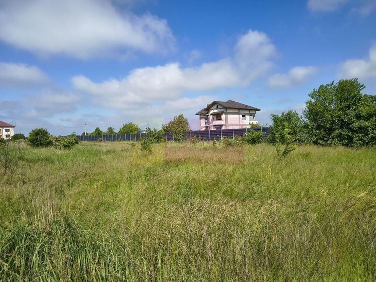 Teren Construcții intravilan de 750 mp, în 1 Decembrie
