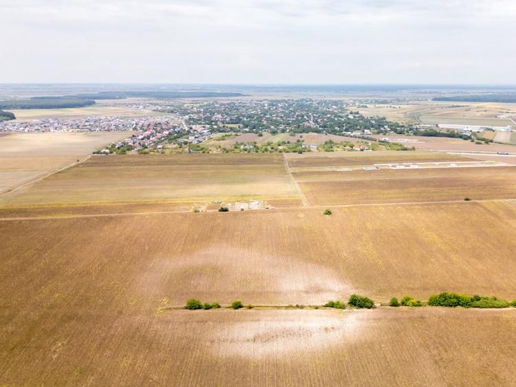 Teren Construcții intravilan de 11332 mp, în Dascălu