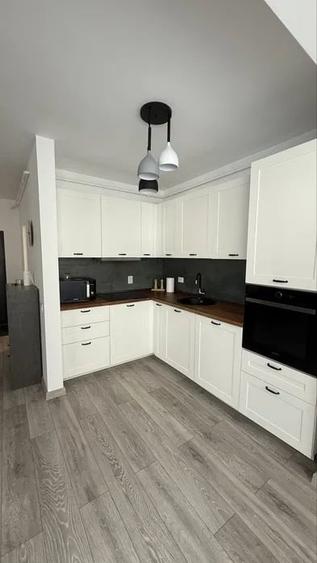 Apartament cu 2 camere semidecomandat, mobilat în Florești