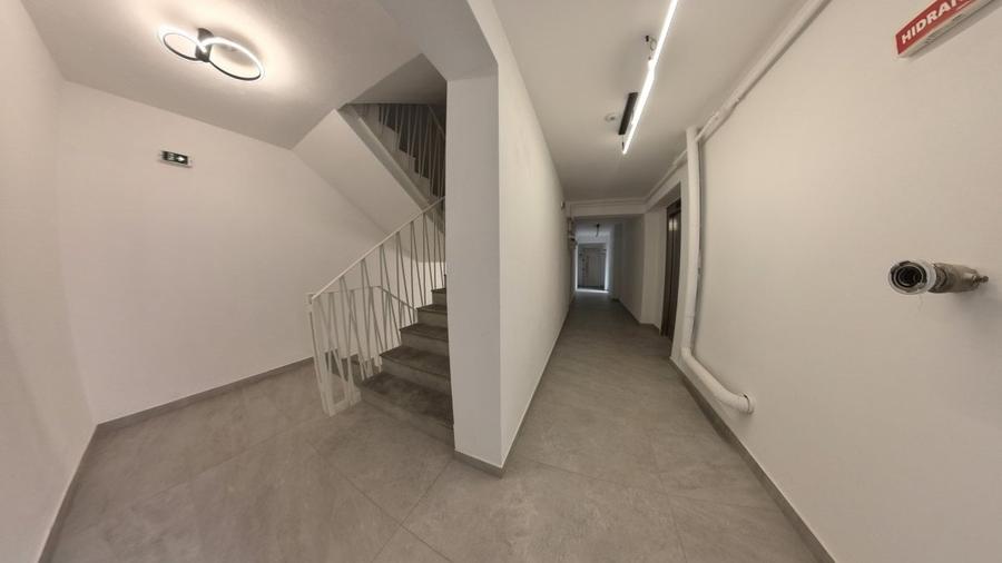 Apartament cu 3 camere decomandat în Străulești
