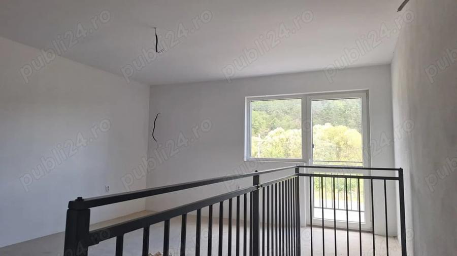 Spațiu comercial, de 463 mp, în Luna