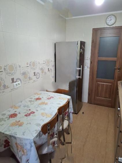 Apartament cu 3 camere decomandat în Obor