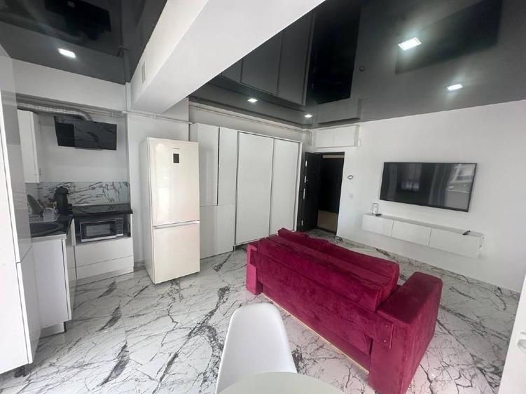 Apartament cu 2 camere semidecomandat, mobilat în Nord