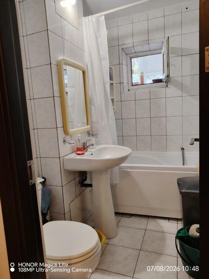 Apartament cu 3 camere decomandat în Bartolomeu