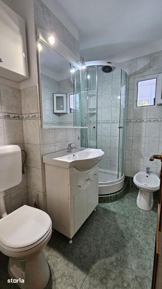 Apartament cu 3 camere decomandat în Astra