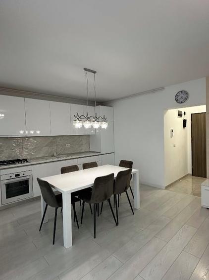 Apartament cu 2 camere semidecomandat, mobilat în Giroc