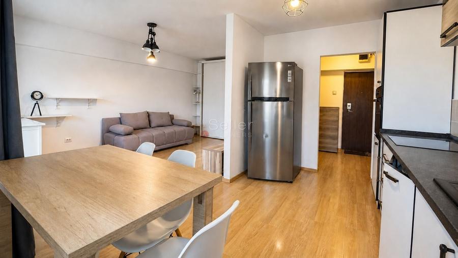 Apartament cu 2 camere decomandat, mobilat în Central