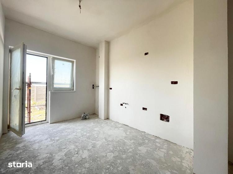 Casă cu 3 camere cu Teren 334 Mp în Berzovia