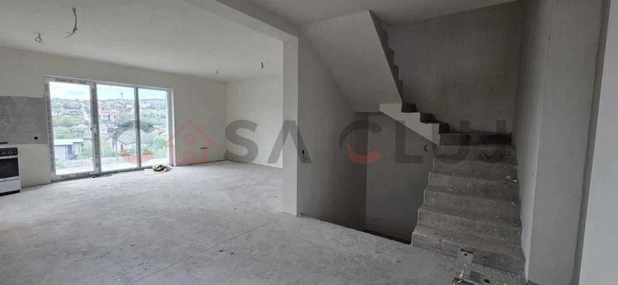 Duplex cu 6 camere cu Canalizare în Iris