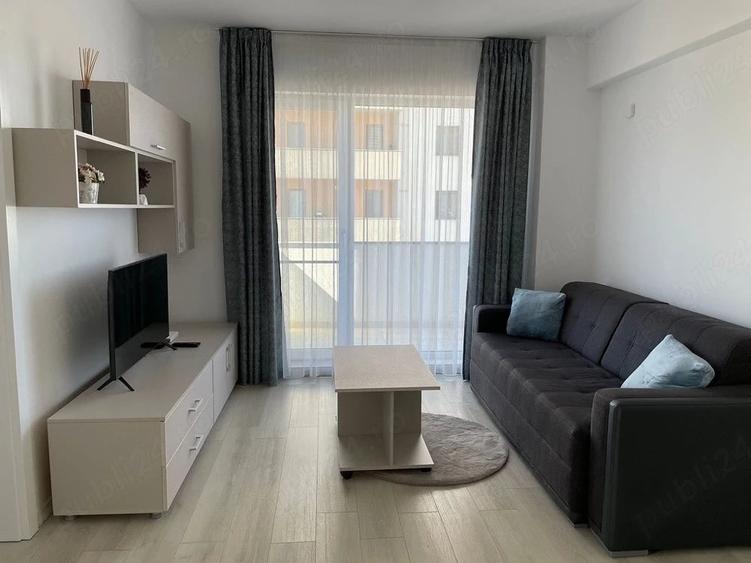 Apartament cu 3 camere semidecomandat în Zorilor