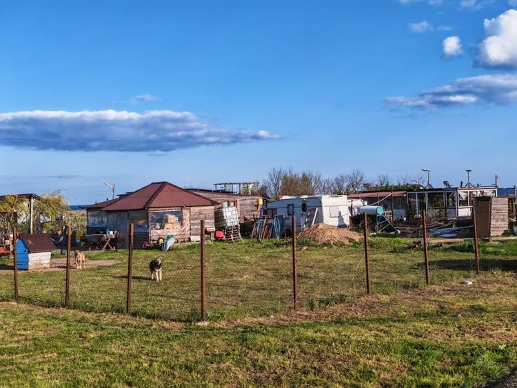 Teren Construcții intravilan de 1096 mp, în Corbu