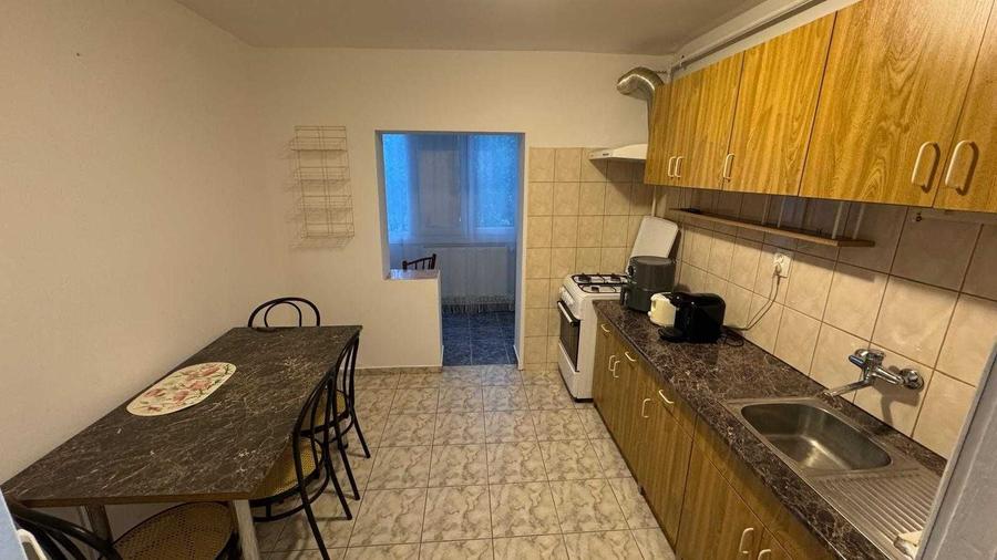 Apartament cu 2 camere decomandat în Girocului