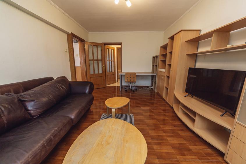 Apartament cu 2 camere semidecomandat, mobilat în Moșilor