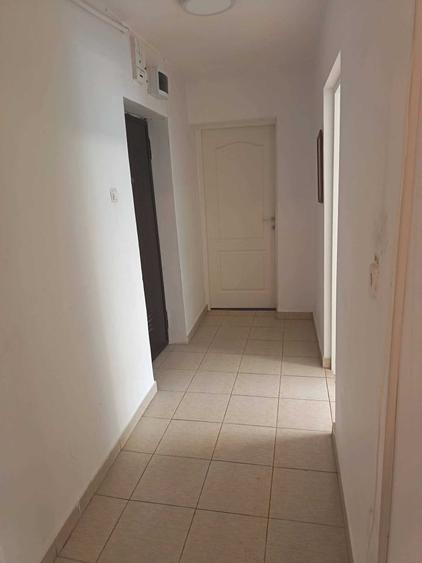 Apartament cu 3 camere decomandat în Nicolae Titulescu