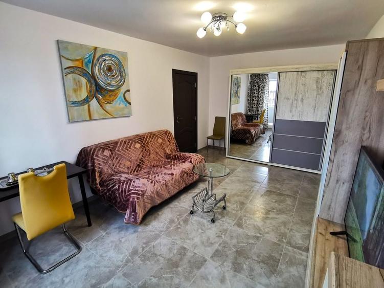 Apartament cu 2 camere semidecomandat, mobilat în Bucur Obor