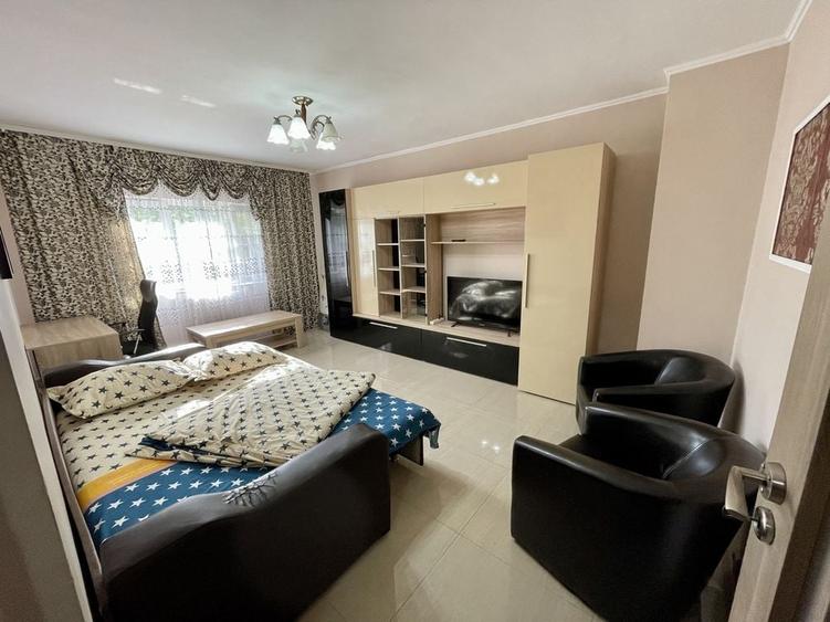 Spațiu comercial, de 52 mp, în Casa de Cultură