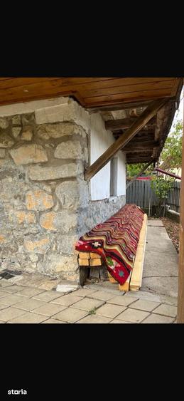 Casă cu 3 camere cu Teren 4750 Mp în Central