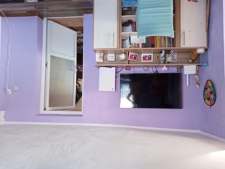Casă cu 2 camere cu Teren 2400 Mp în Războieni