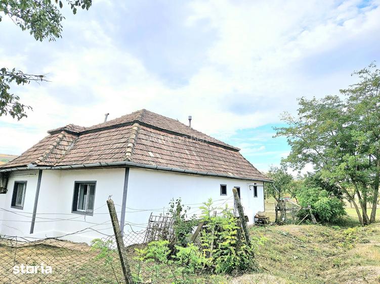 Casă cu 4 camere cu Teren 33000 Mp în Valea