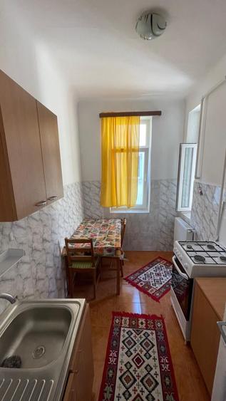 Apartament cu 2 camere semidecomandat în Panduri