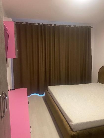 Apartament cu 4 camere decomandat, mobilat în Metalurgiei