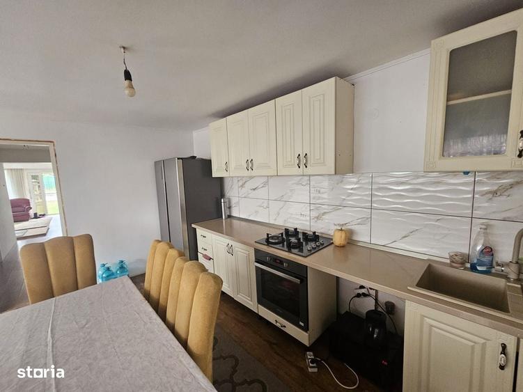 Casă cu 4 camere în Chițești
