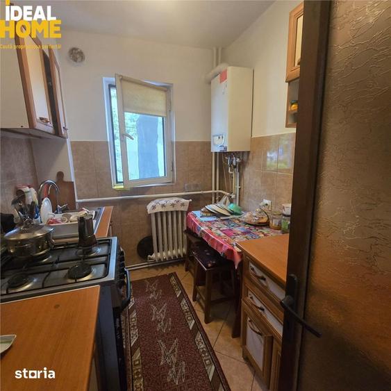 Apartament cu 3 camere semidecomandat în Mircea cel Bătrân