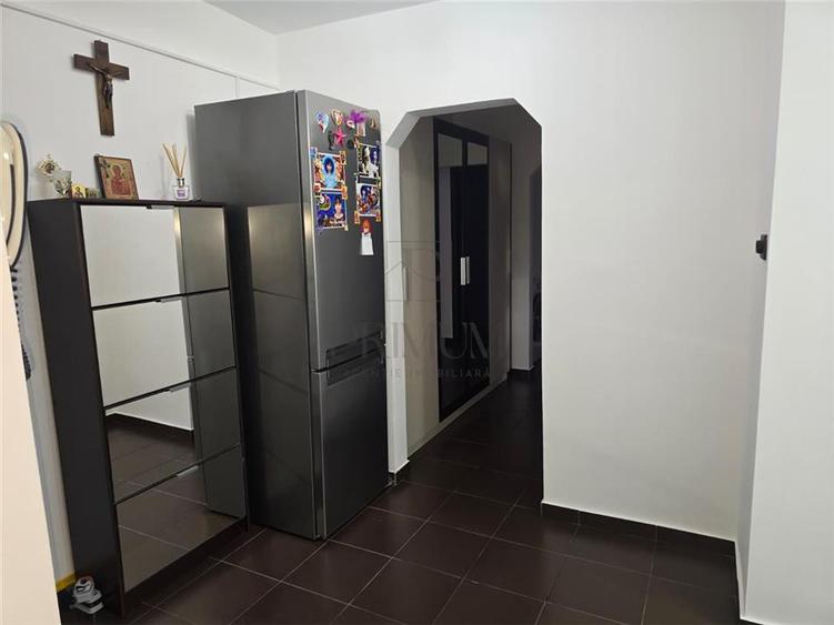 Apartament cu 3 camere decomandat, mobilat în Lipovei — fotografia 3
