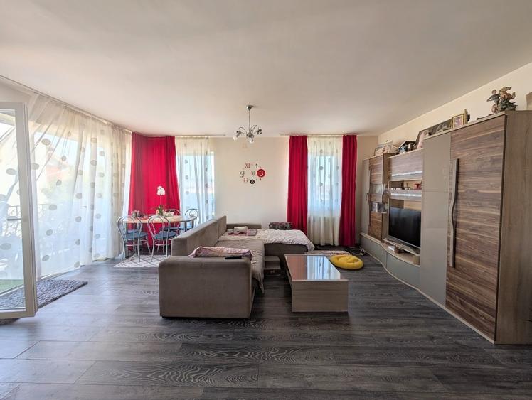 Apartament cu 2 camere, mobilat în Florești