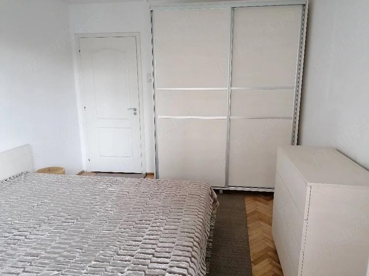 Apartament cu 3 camere semidecomandat în Grigorescu