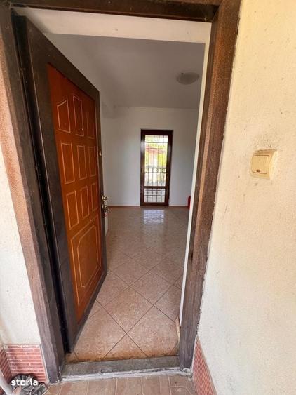 Casă cu 4 camere în Aurești