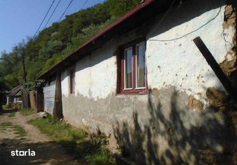 Casă cu 2 camere cu Teren 110 Mp în Central