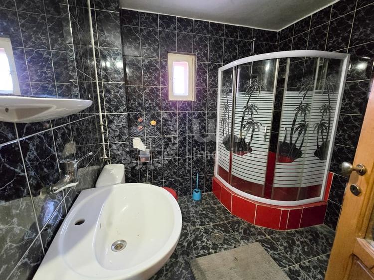 Casă individuală cu 9 camere cu Canalizare în Gheorgheni