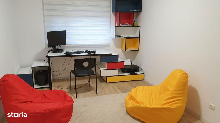 Apartament cu 3 camere decomandat în Sud