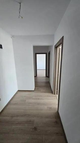 Apartament cu 4 camere decomandat în Libertății