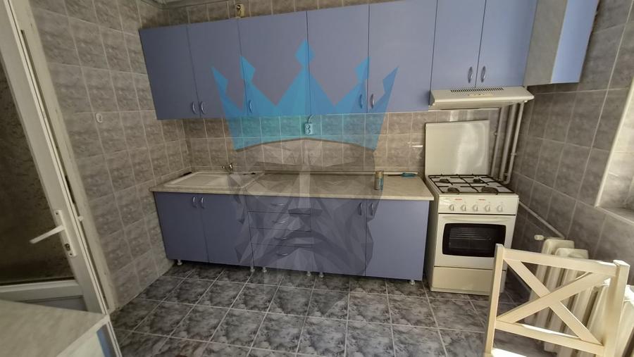Apartament cu 3 camere decomandat, mobilat în Doamna Ghica