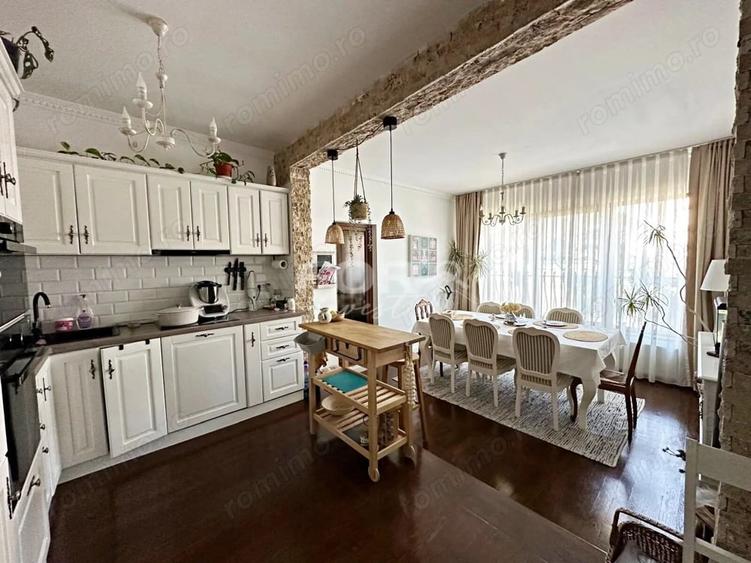 Casă cu 5 camere cu Teren 466 Mp în Nufărul