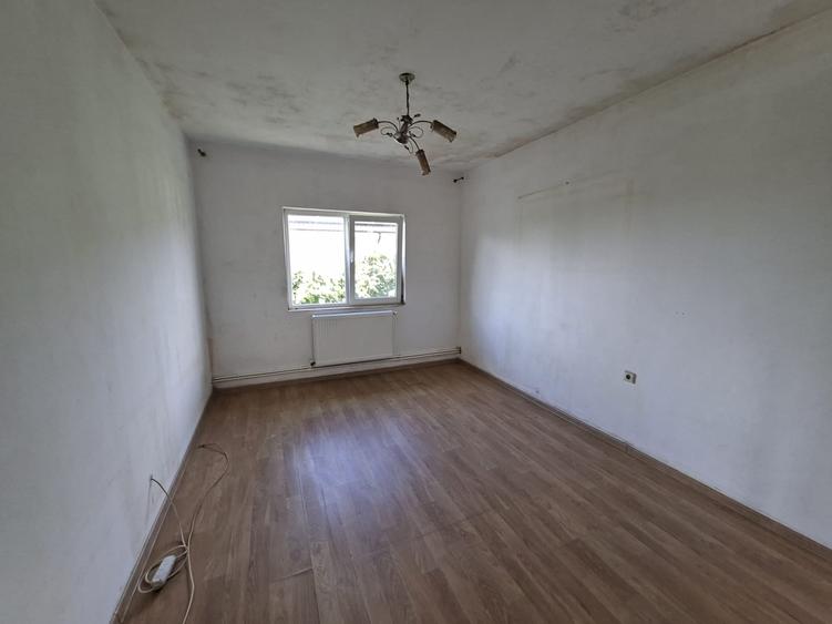 Casă individuală cu 3 camere cu Canalizare în Exterior Nord
