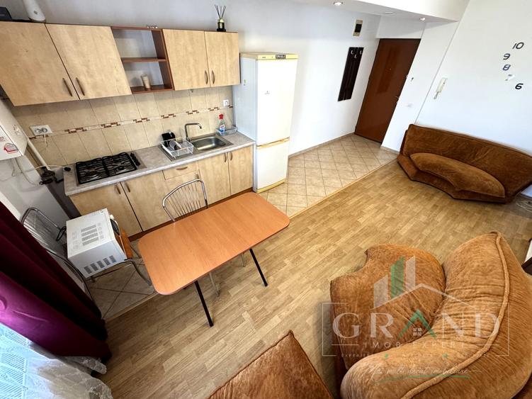 Apartament cu 2 camere semidecomandat, mobilat în Calea Turzii