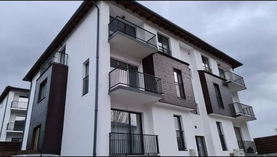 Apartament cu 3 camere decomandat în Șelimbăr