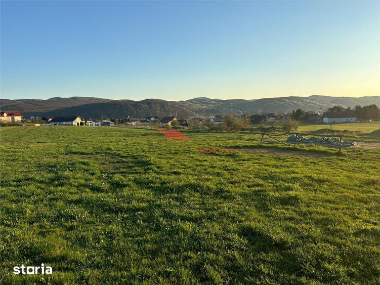 Teren de 7200 mp, în Central