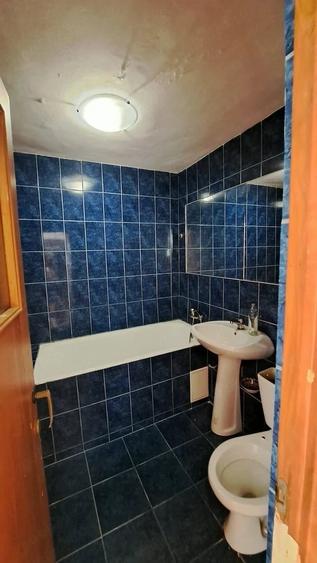 Apartament cu 3 camere decomandat în Crângași