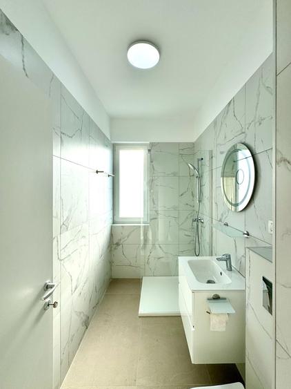Apartament cu 4 camere decomandat în Pipera