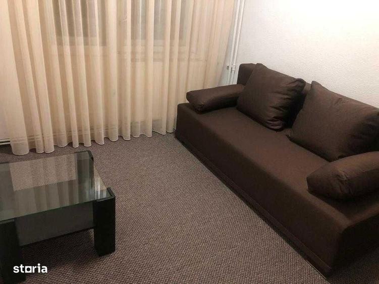 Apartament cu 3 camere decomandat, mobilat în Berceni