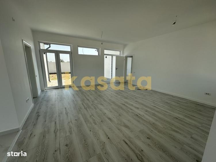 Casă cu 4 camere în Domnești